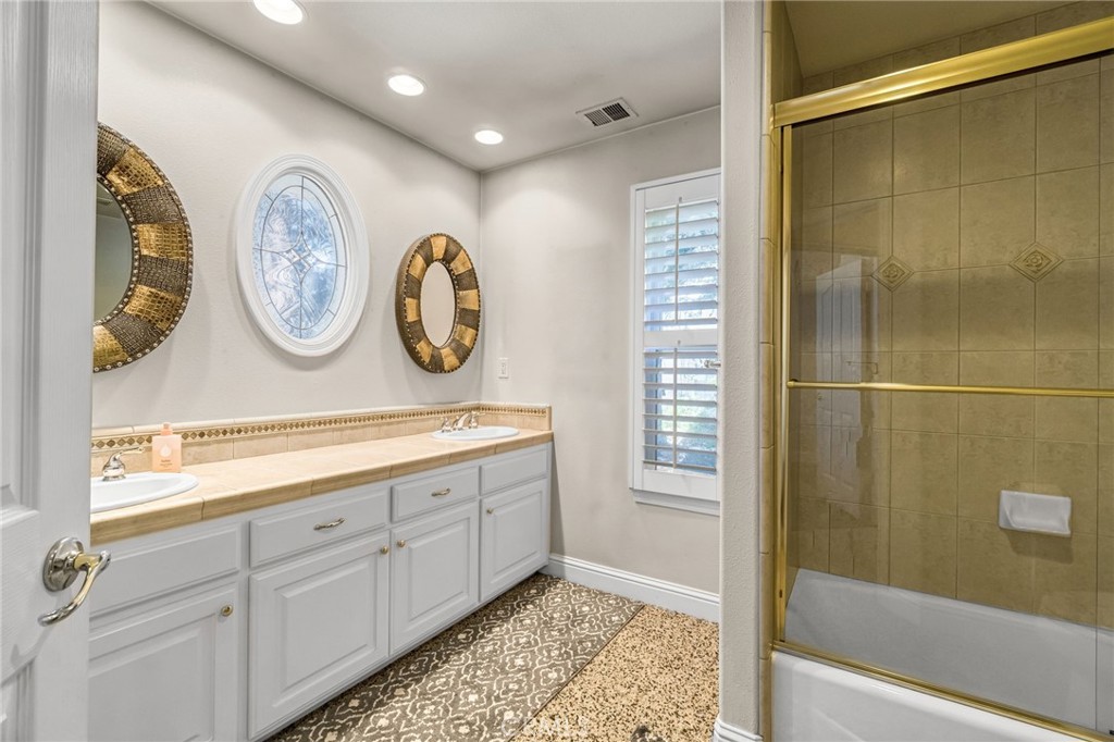 5025 W Birch, Fresno, CA 93722