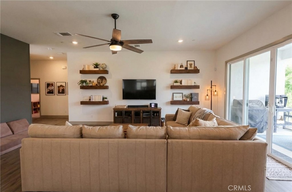 9218 Manor Glen, Shafter, CA 93263