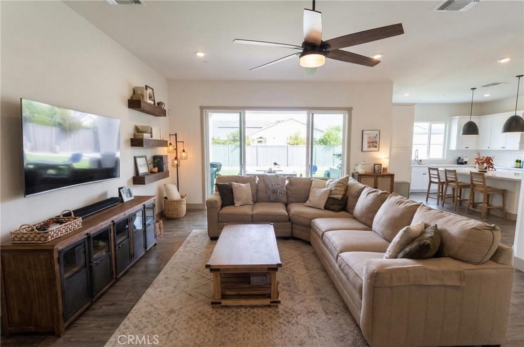 9218 Manor Glen, Shafter, CA 93263