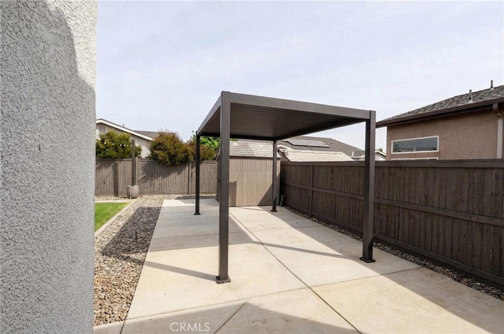 9218 Manor Glen, Shafter, CA 93263