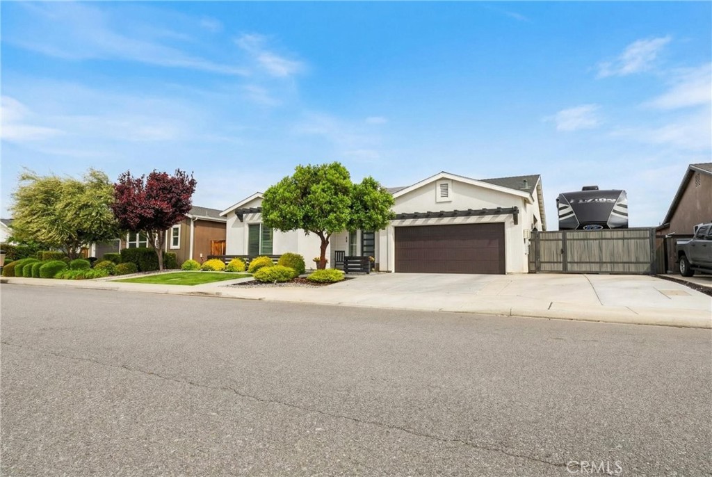 9218 Manor Glen, Shafter, CA 93263