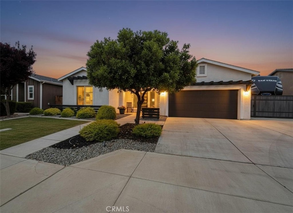 9218 Manor Glen, Shafter, CA 93263