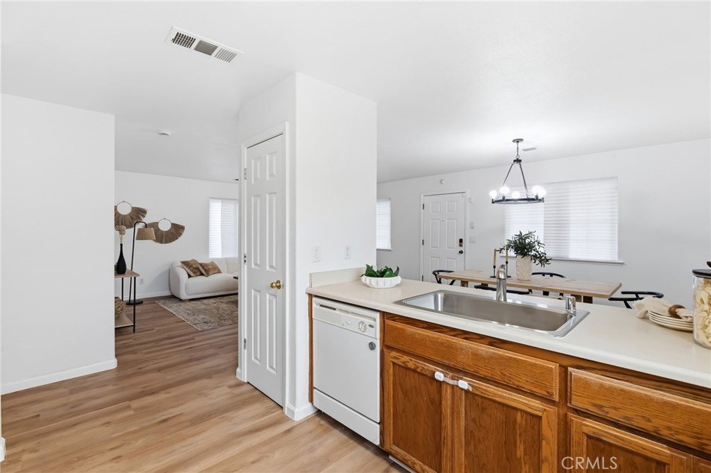 1588 Michoacan Ct, Madera, CA 93638