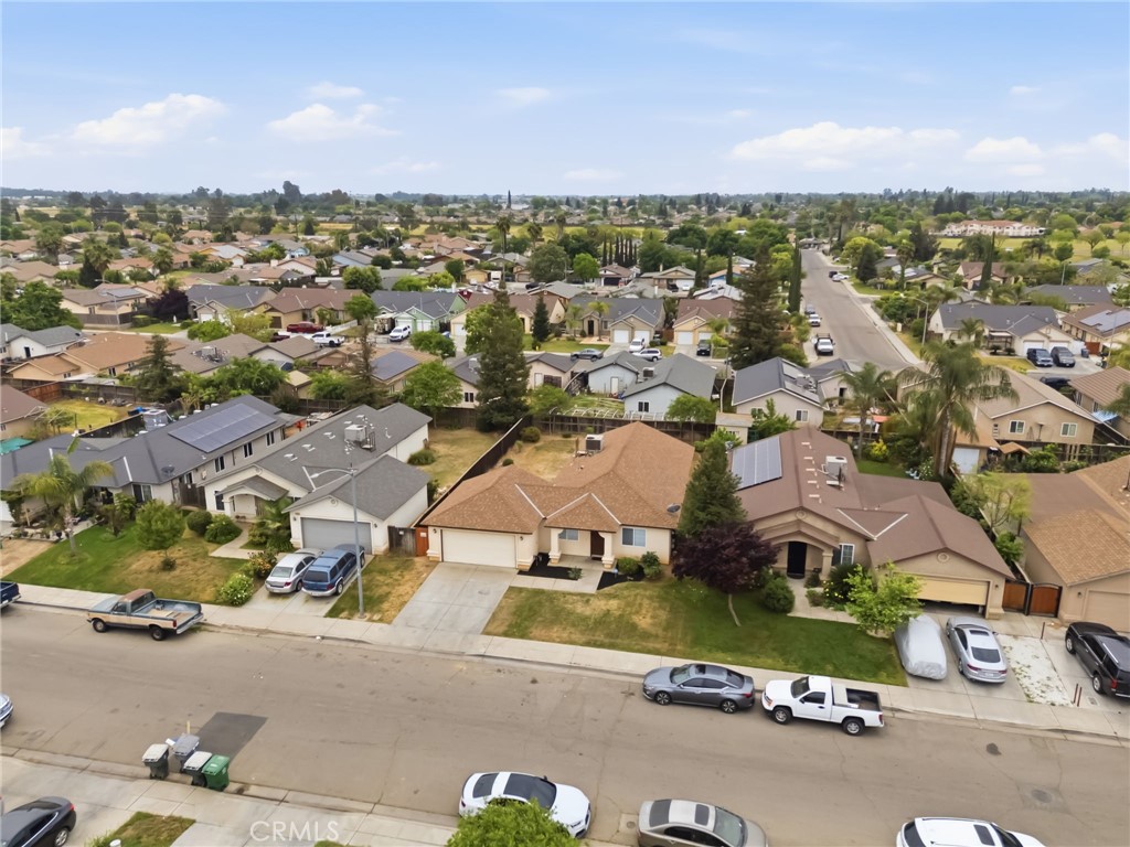 1588 Michoacan Ct, Madera, CA 93638