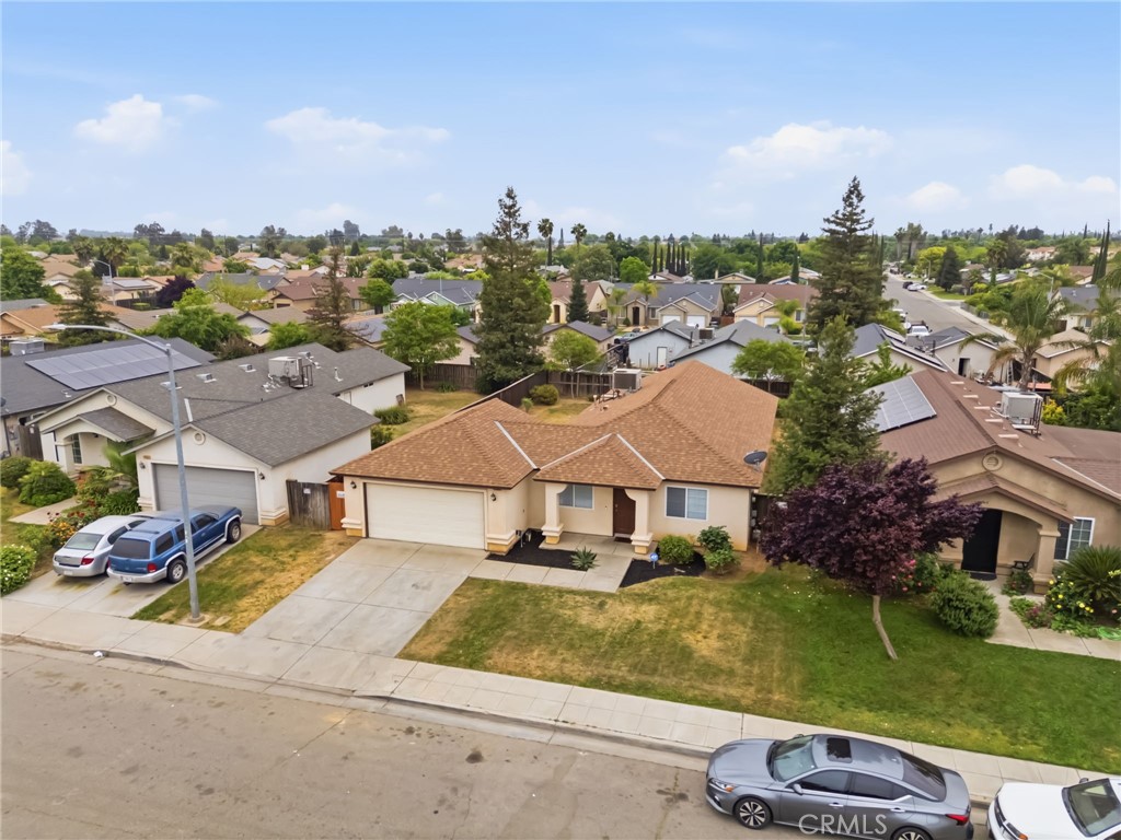 1588 Michoacan Ct, Madera, CA 93638