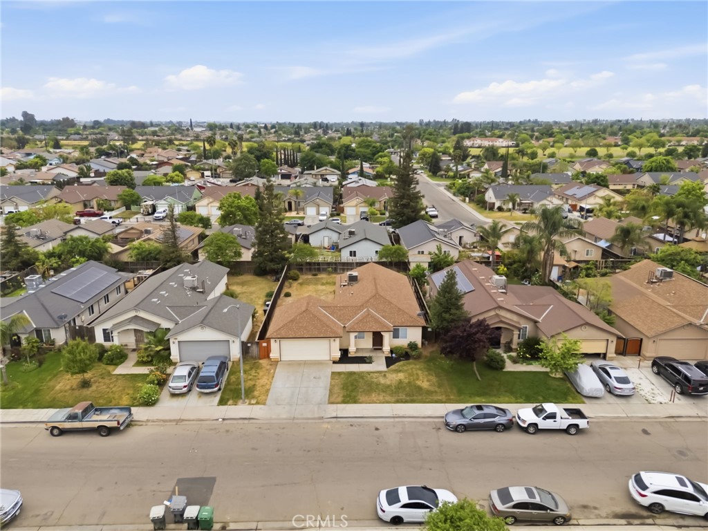 1588 Michoacan Ct, Madera, CA 93638