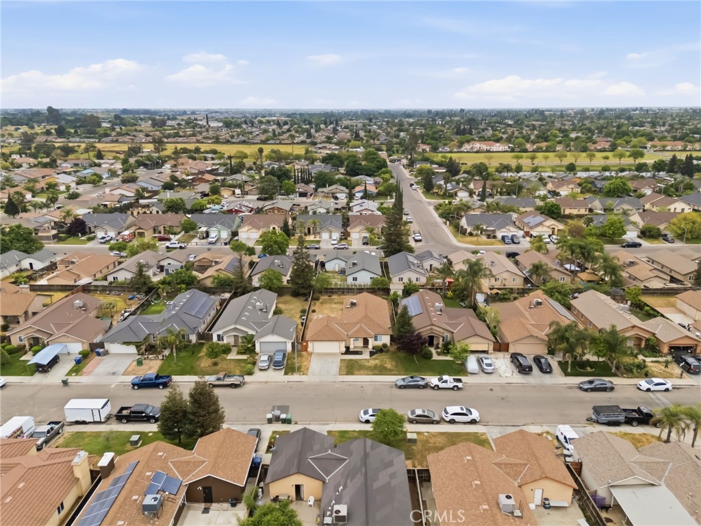 1588 Michoacan Ct, Madera, CA 93638