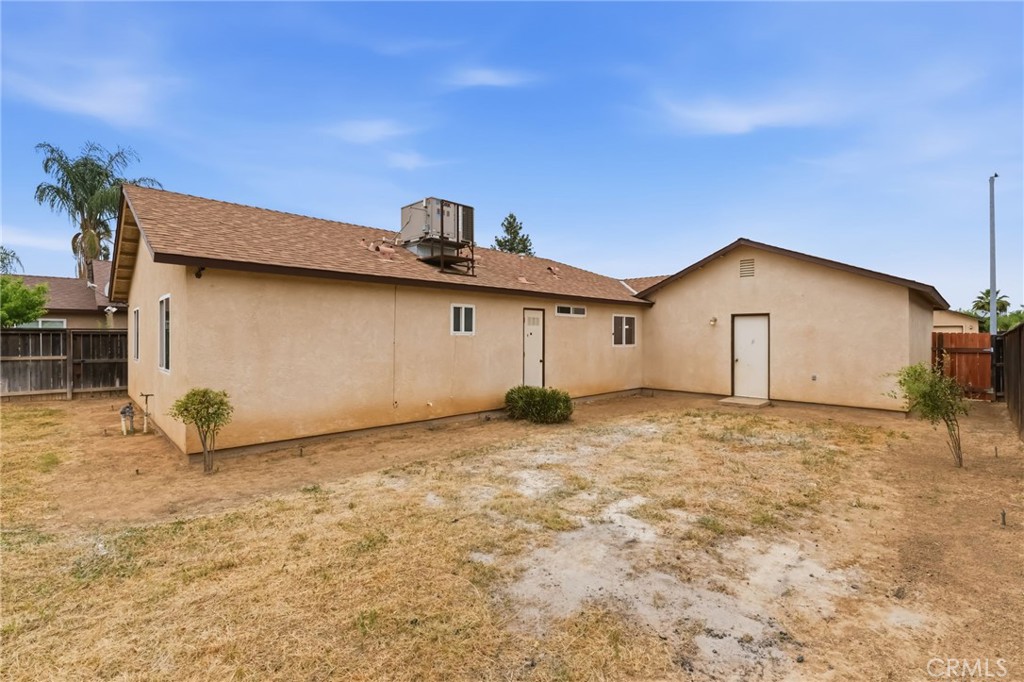 1588 Michoacan Ct, Madera, CA 93638