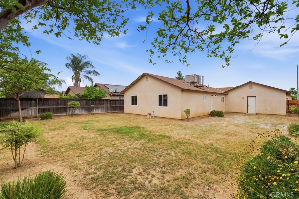 1588 Michoacan Ct, Madera, CA 93638