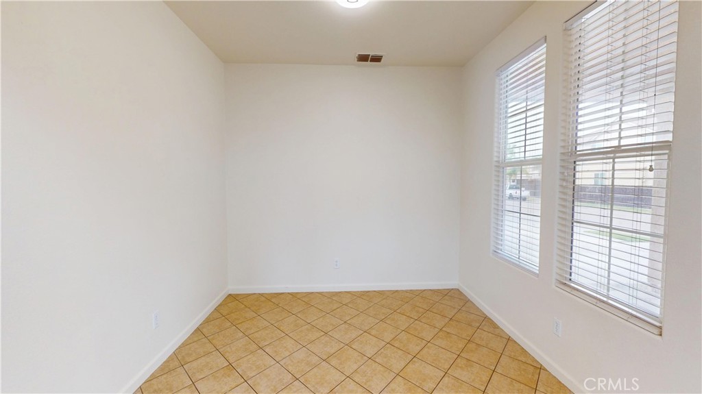 2555 S Lind, Fresno, CA 93725