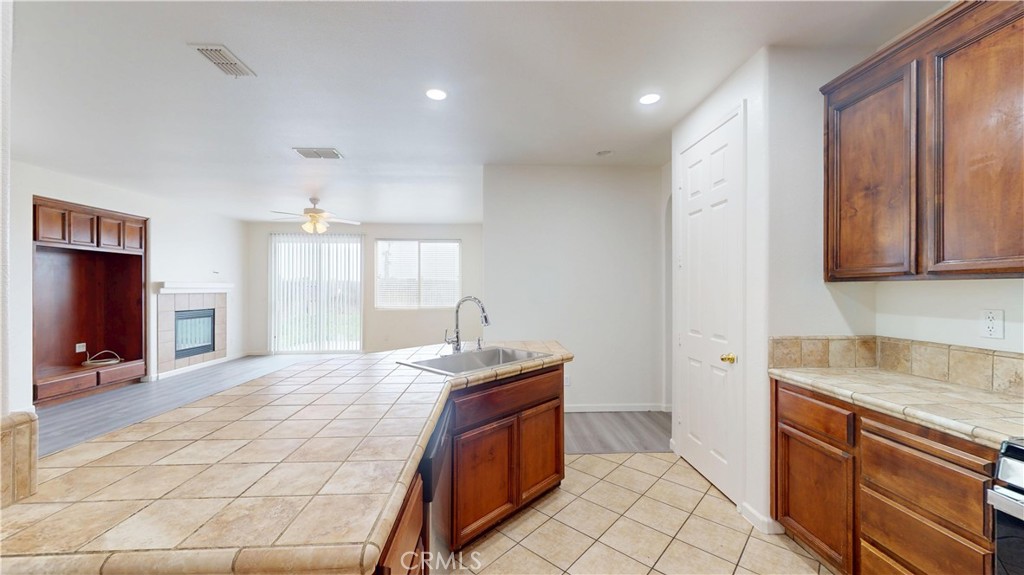 2555 S Lind, Fresno, CA 93725