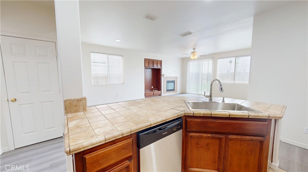 2555 S Lind, Fresno, CA 93725