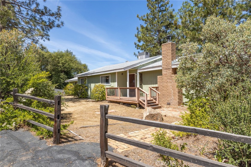 54481 Pinchot Dr., North Fork, CA 93643