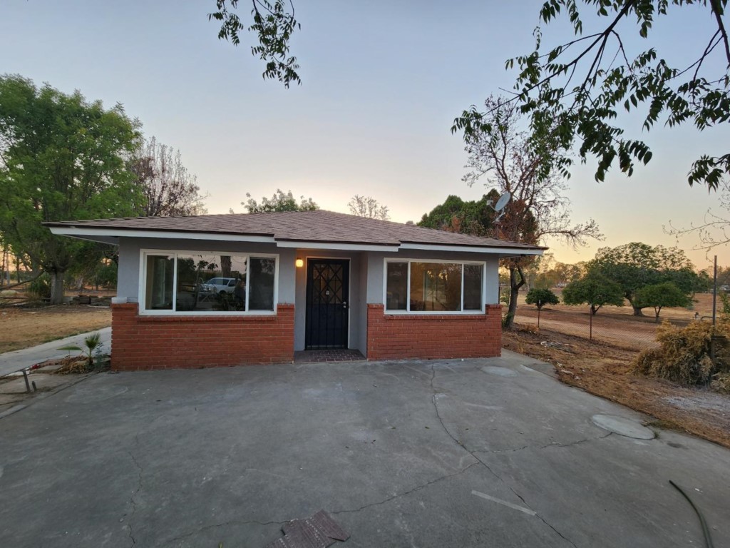8831 E Herndon Ave, Clovis, CA 93619