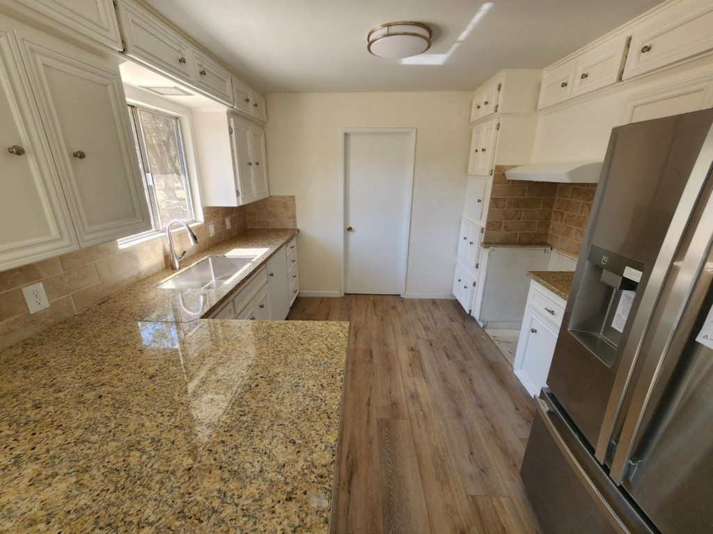 8831 E Herndon Ave, Clovis, CA 93619