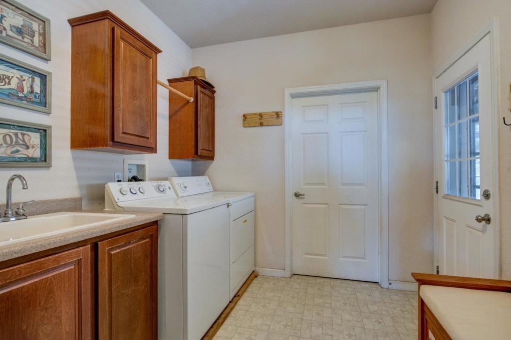 17997 Del Puerto Canyon Rd, Patterson, CA 95363