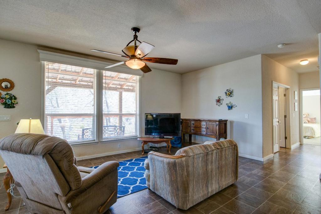 17997 Del Puerto Canyon Rd, Patterson, CA 95363