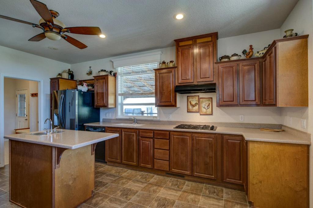 17997 Del Puerto Canyon Rd, Patterson, CA 95363