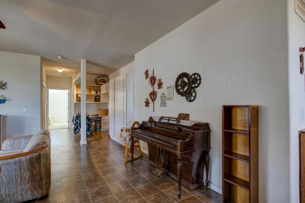 17997 Del Puerto Canyon Rd, Patterson, CA 95363