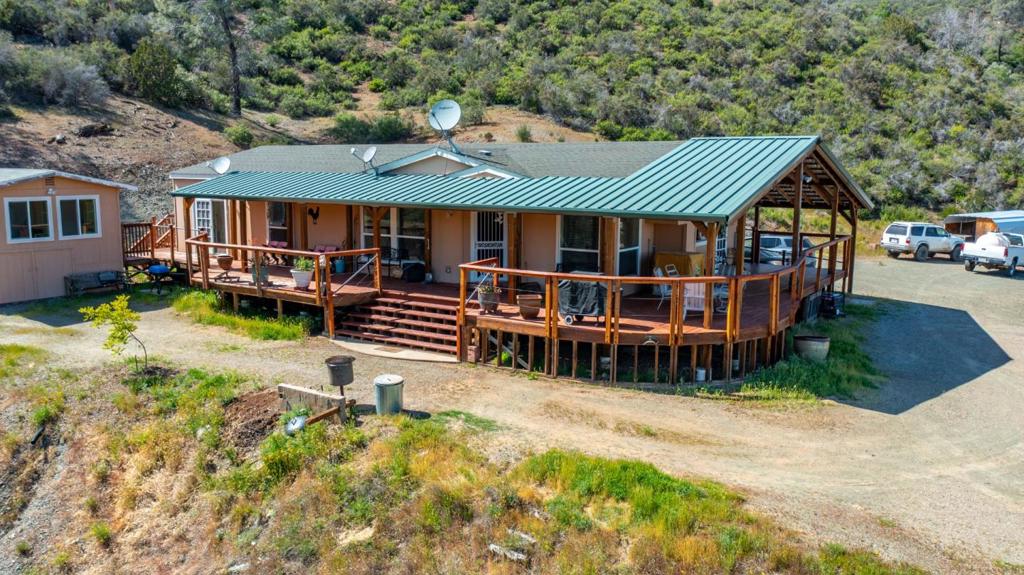 17997 Del Puerto Canyon Rd, Patterson, CA 95363