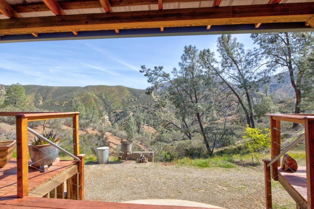 17997 Del Puerto Canyon Rd, Patterson, CA 95363