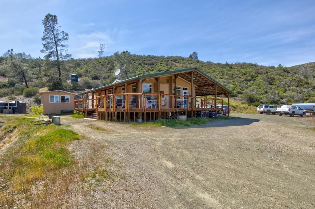17997 Del Puerto Canyon Rd, Patterson, CA 95363