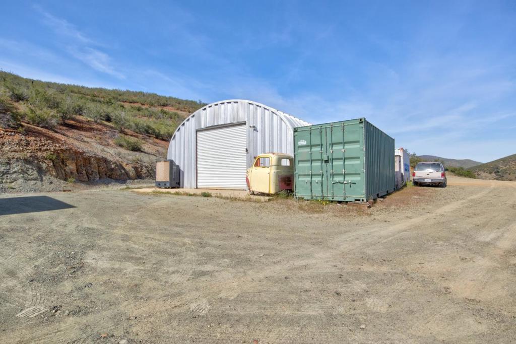 17997 Del Puerto Canyon Rd, Patterson, CA 95363