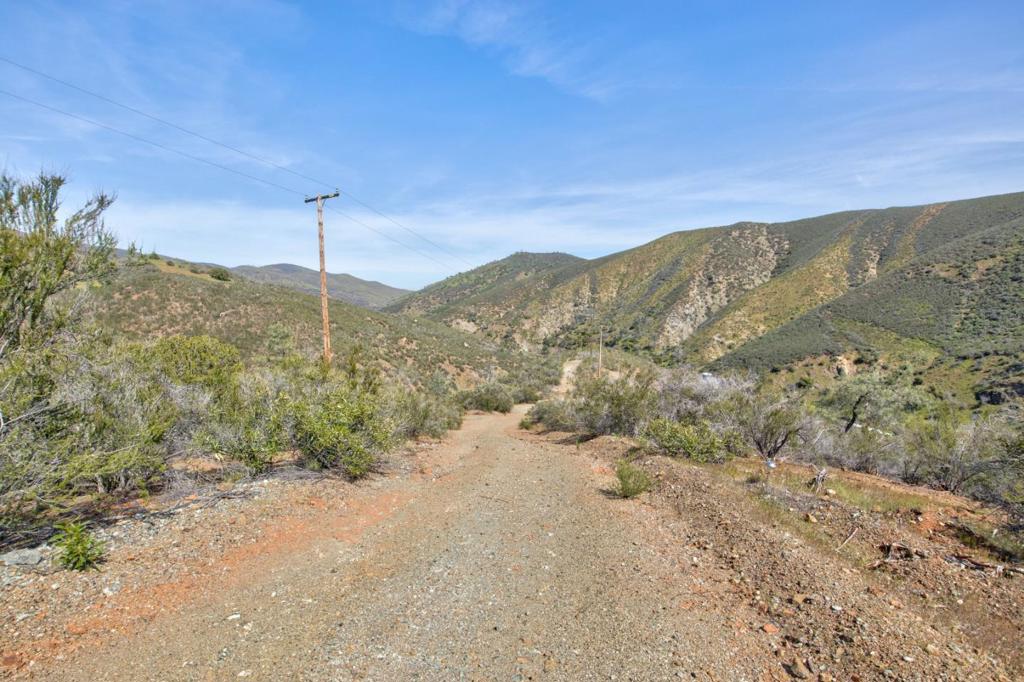 17997 Del Puerto Canyon Rd, Patterson, CA 95363