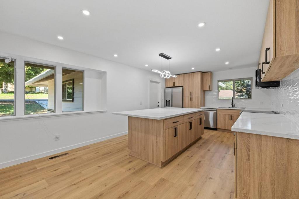 19501 Chaffee Cir, Groveland, CA 95321