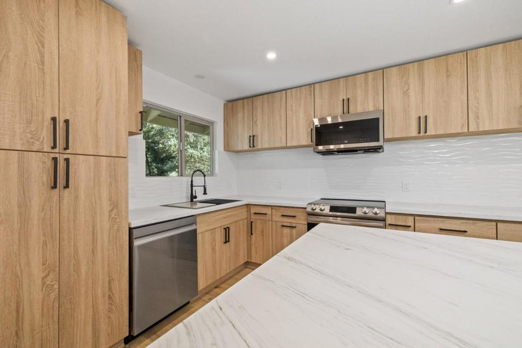 19501 Chaffee Cir, Groveland, CA 95321