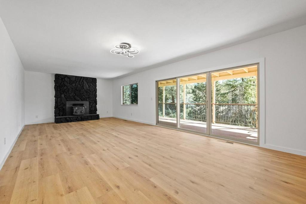 19501 Chaffee Cir, Groveland, CA 95321