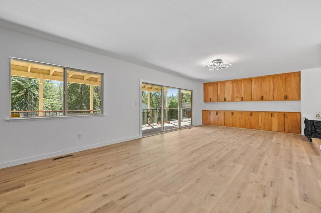 19501 Chaffee Cir, Groveland, CA 95321