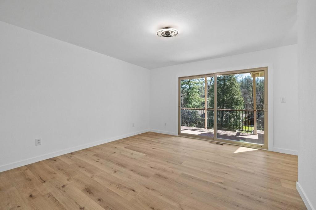 19501 Chaffee Cir, Groveland, CA 95321