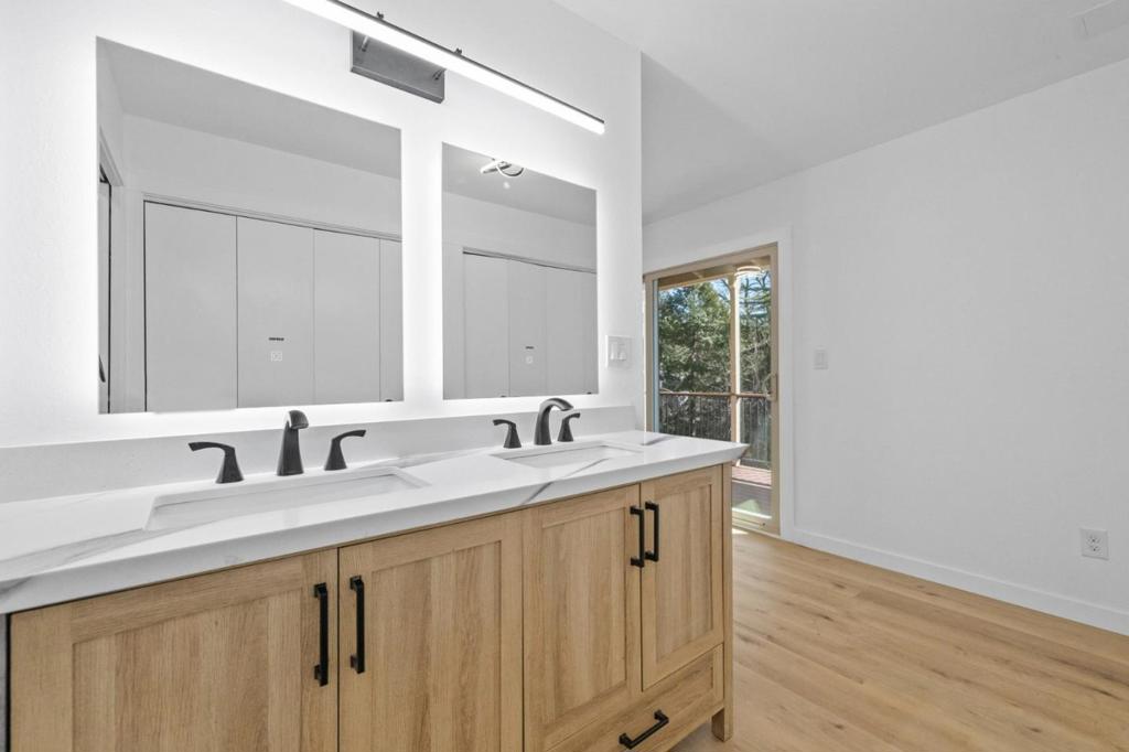 19501 Chaffee Cir, Groveland, CA 95321