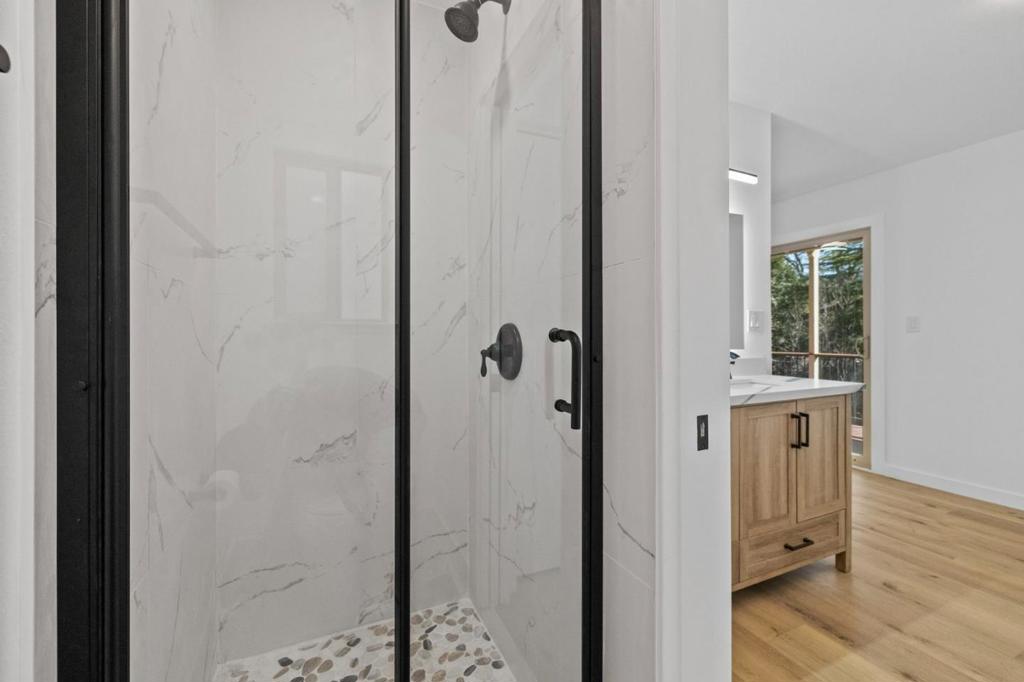 19501 Chaffee Cir, Groveland, CA 95321