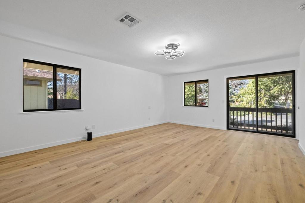 19501 Chaffee Cir, Groveland, CA 95321