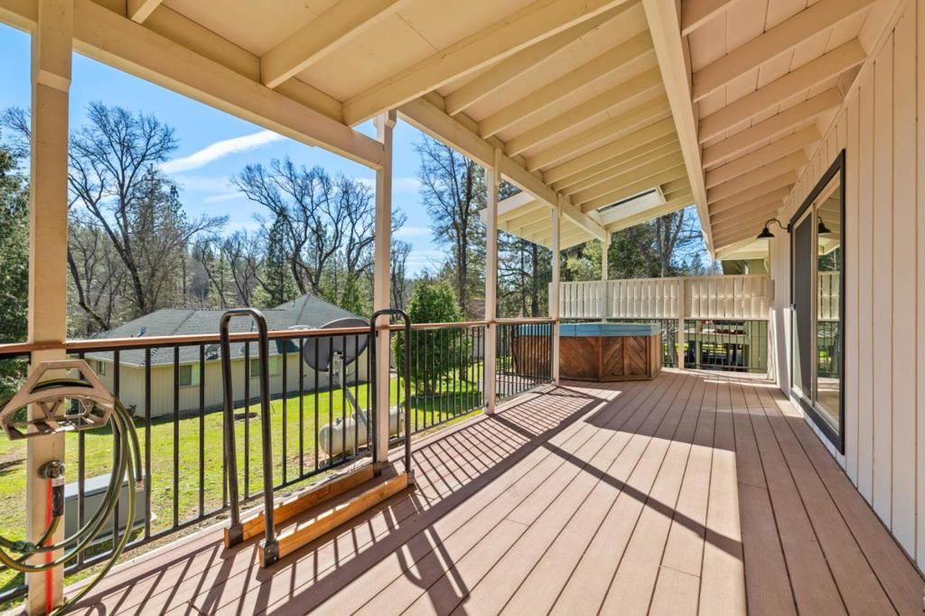 19501 Chaffee Cir, Groveland, CA 95321