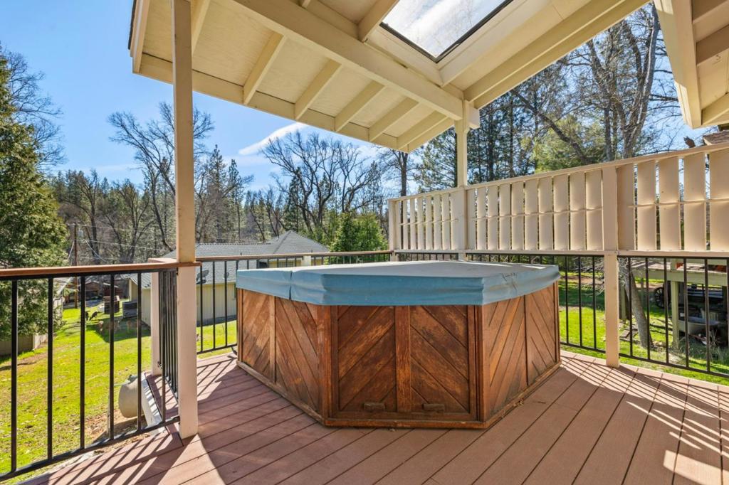 19501 Chaffee Cir, Groveland, CA 95321