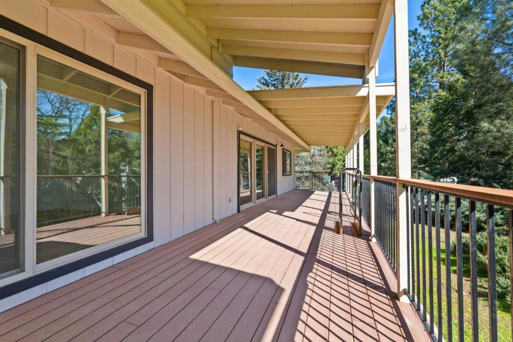 19501 Chaffee Cir, Groveland, CA 95321