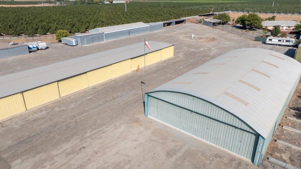 23500 Eckert Field Airport (1Q1) Avenue 204, Strathmore, CA 93267