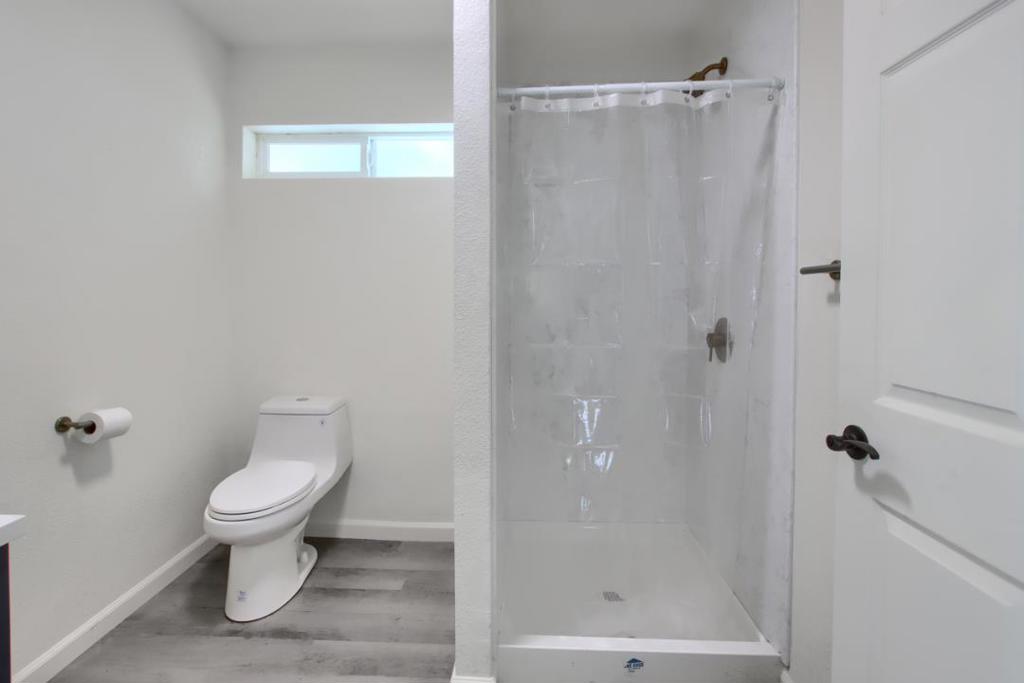 1144 Railroad Ln, Fish Camp, CA 93623