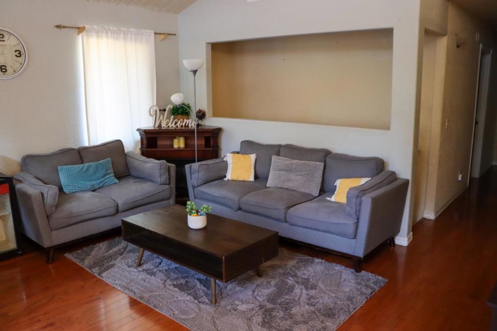 19418 Ferretti Rd, Groveland, CA 95321