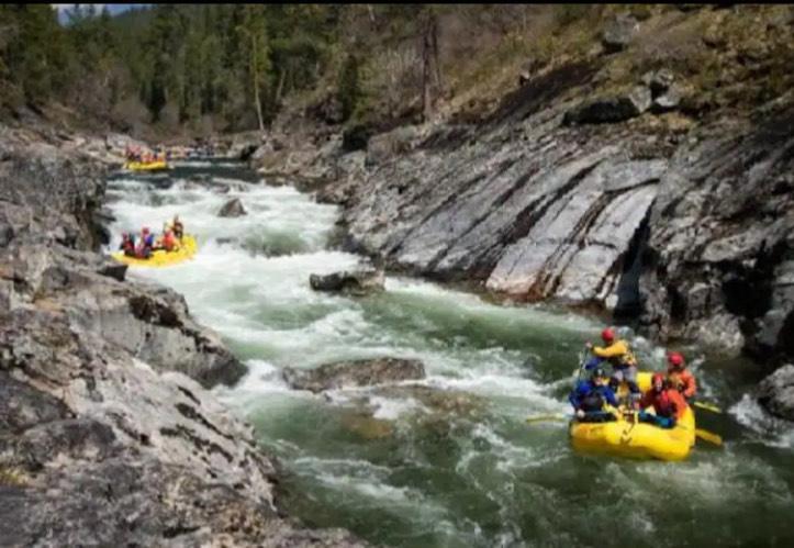 19418 Ferretti Rd, Groveland, CA 95321