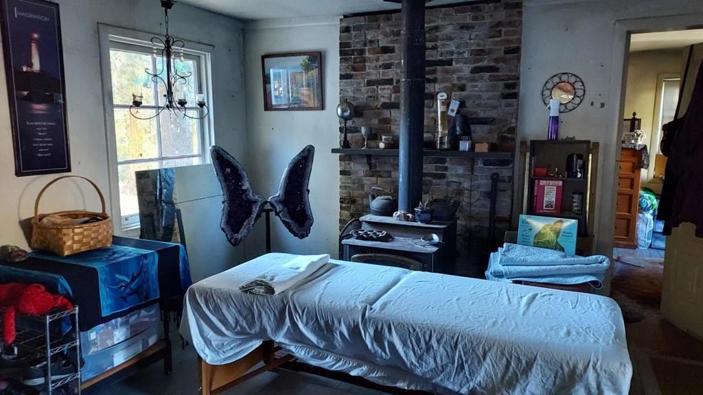 8063 Anderson Valley Rd, Coulterville, CA 95311