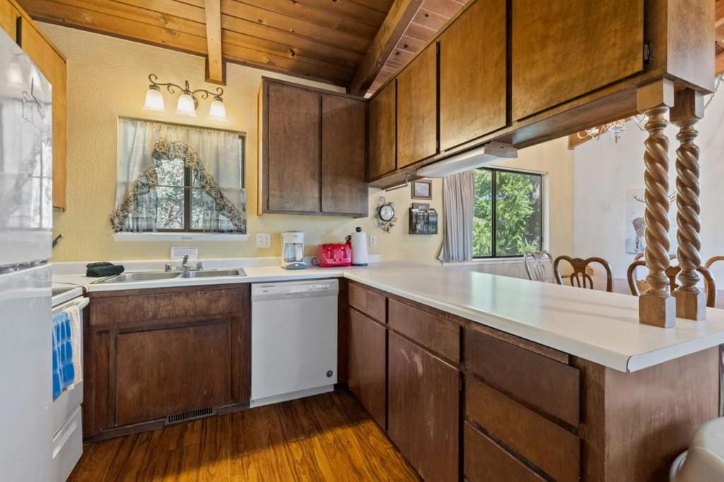 19935 Pine Mountain Dr, Groveland, CA 95321