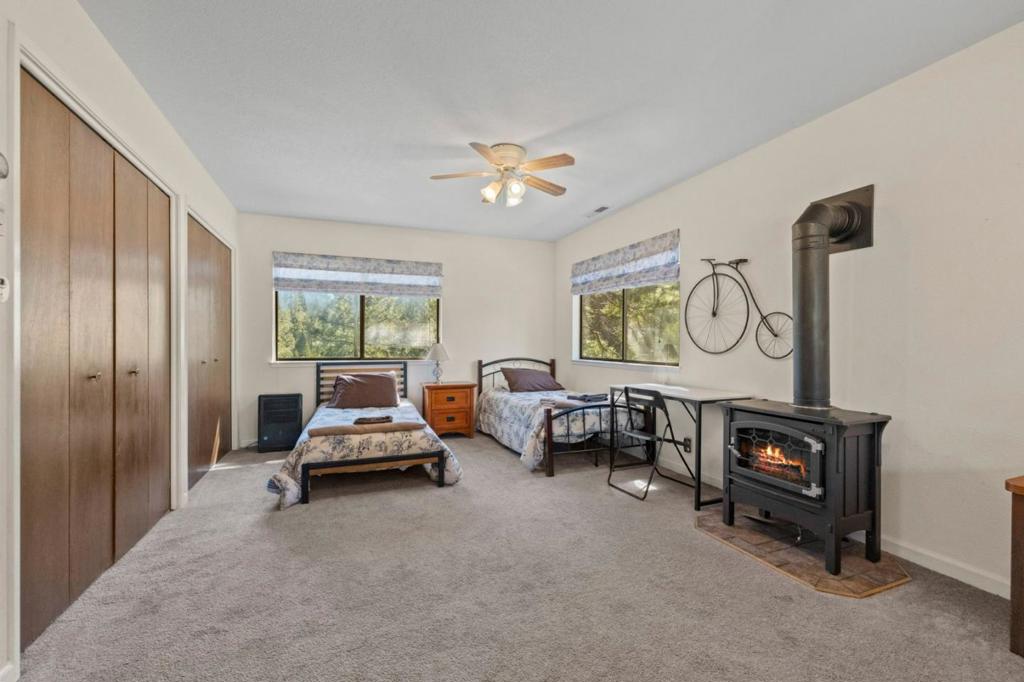 19935 Pine Mountain Dr, Groveland, CA 95321