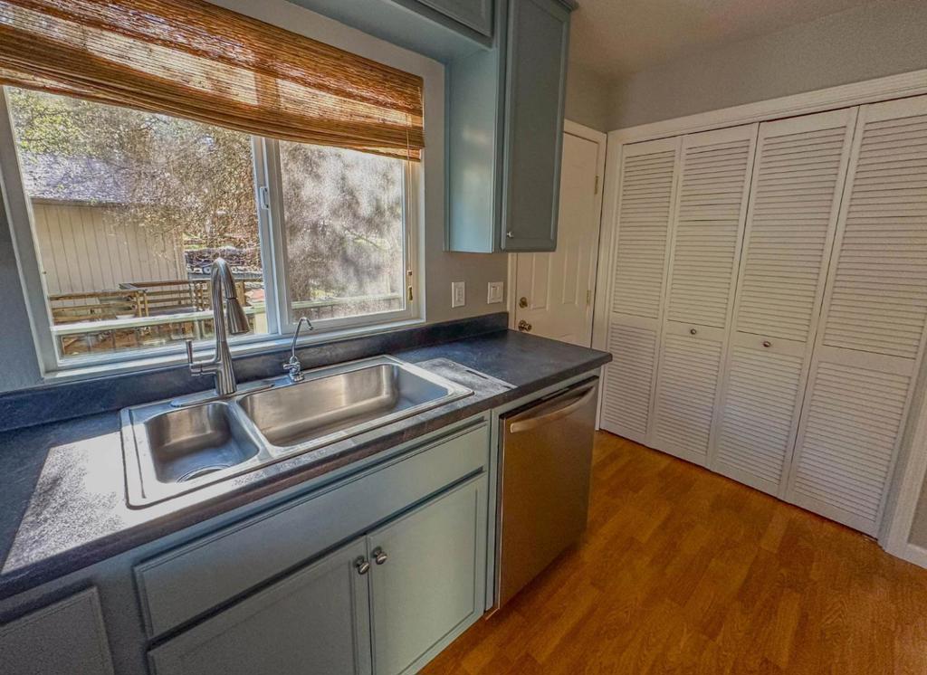 13069 Wells Fargo Dr, Groveland, CA 95321