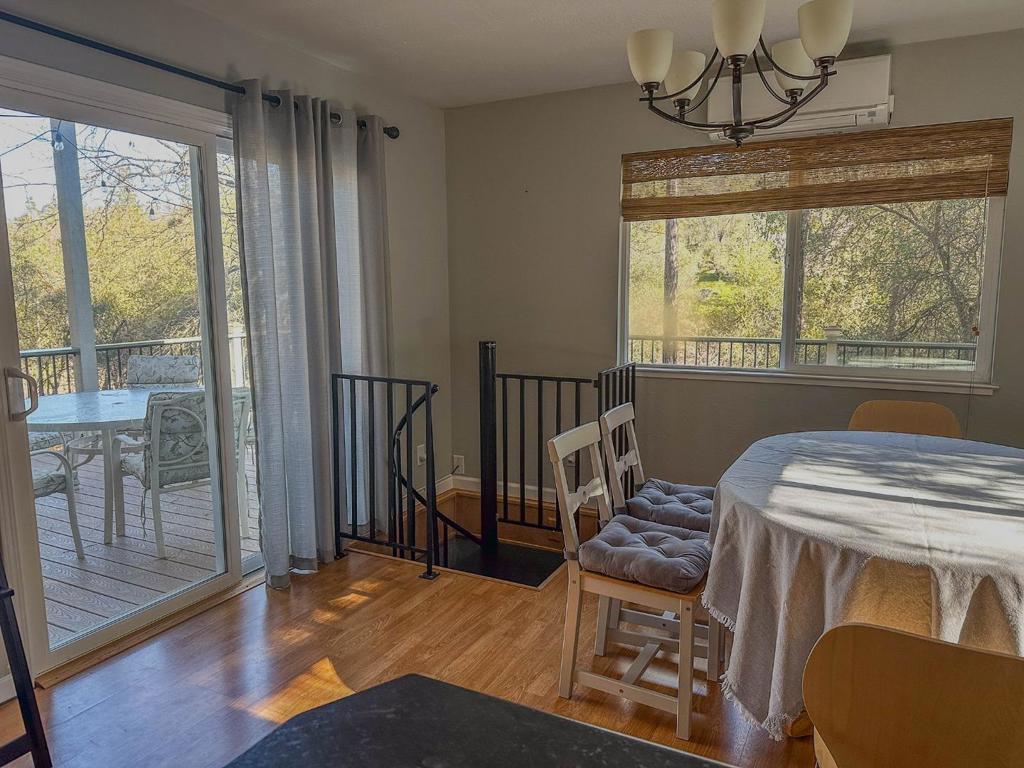 13069 Wells Fargo Dr, Groveland, CA 95321