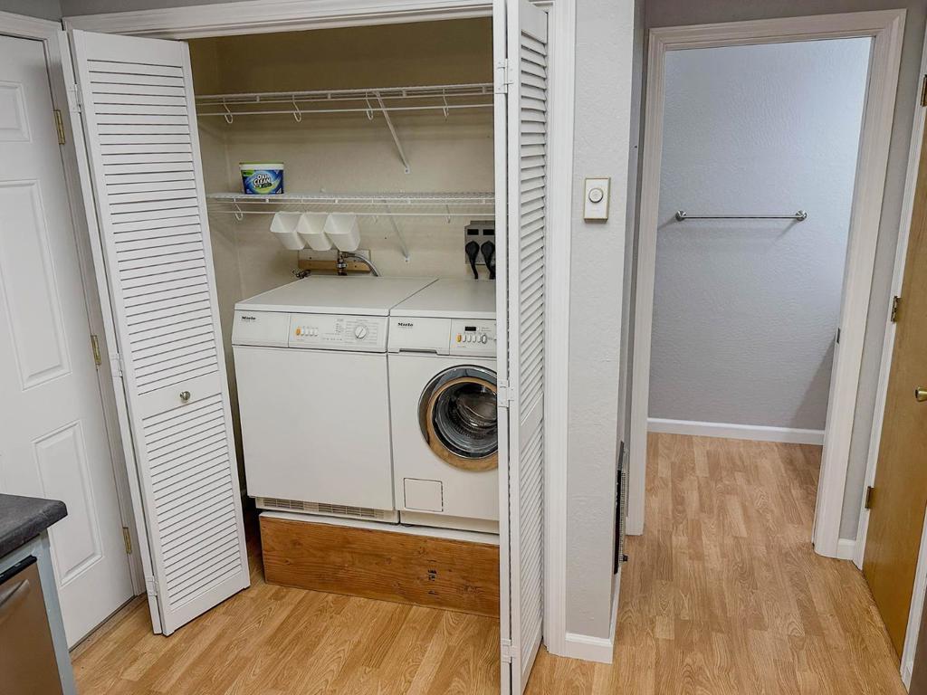 13069 Wells Fargo Dr, Groveland, CA 95321