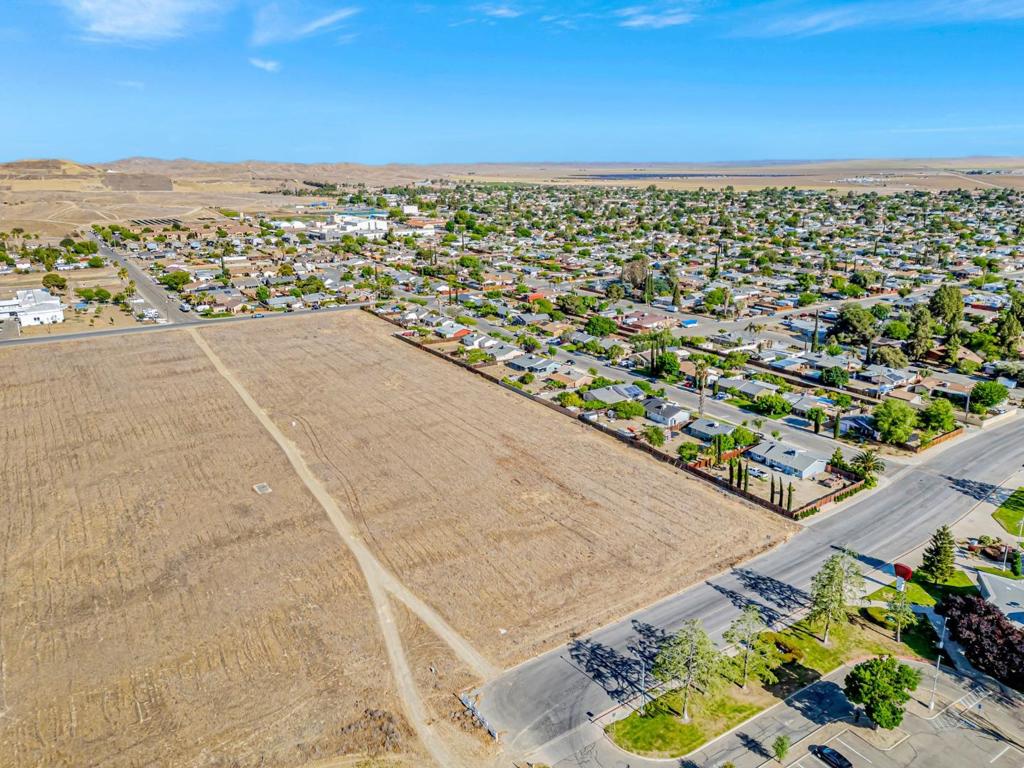 101 Amador St, Avenal, CA 93204